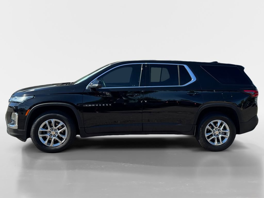 2023 Chevrolet Traverse LS photo 2