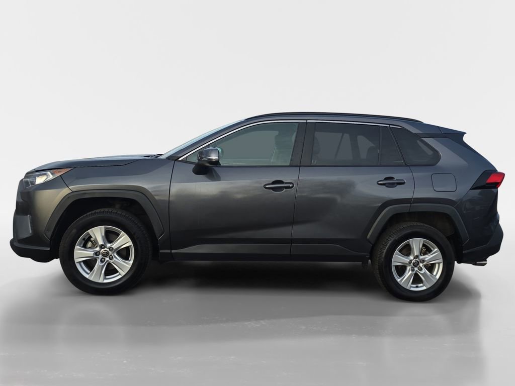 2021 Toyota RAV4 XLE photo 2