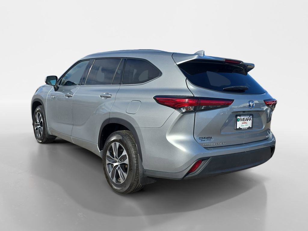 2021 Toyota Highlander Hybrid XLE photo 3
