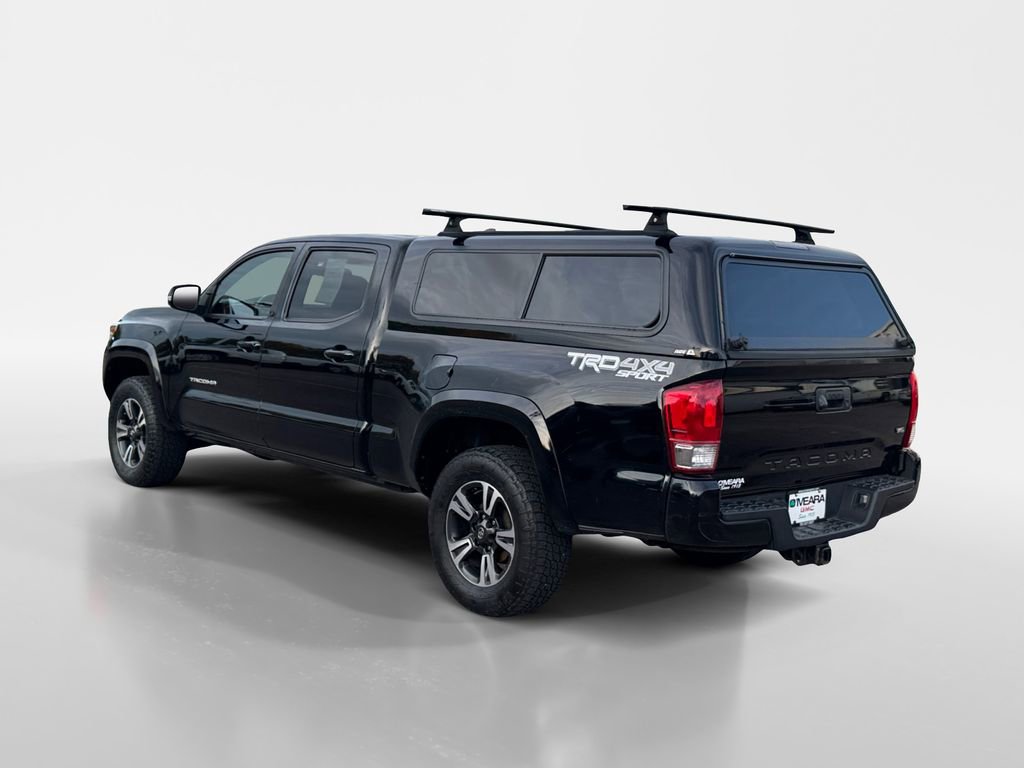 2017 Toyota Tacoma SR5 photo 2