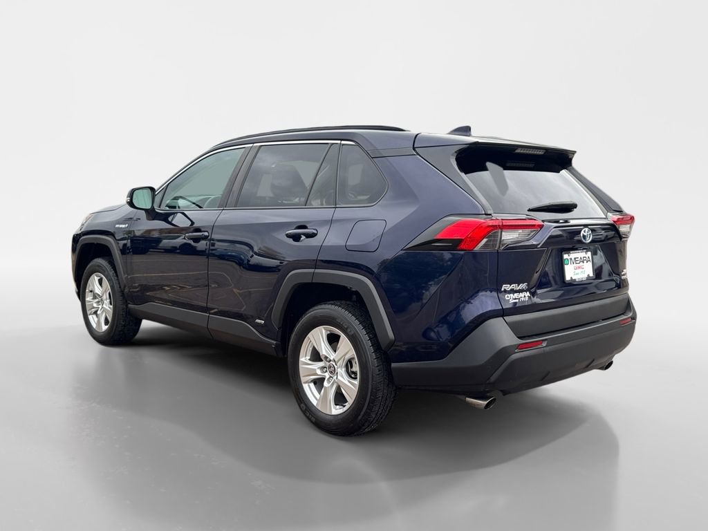 2021 Toyota RAV4 Hybrid XLE photo 3