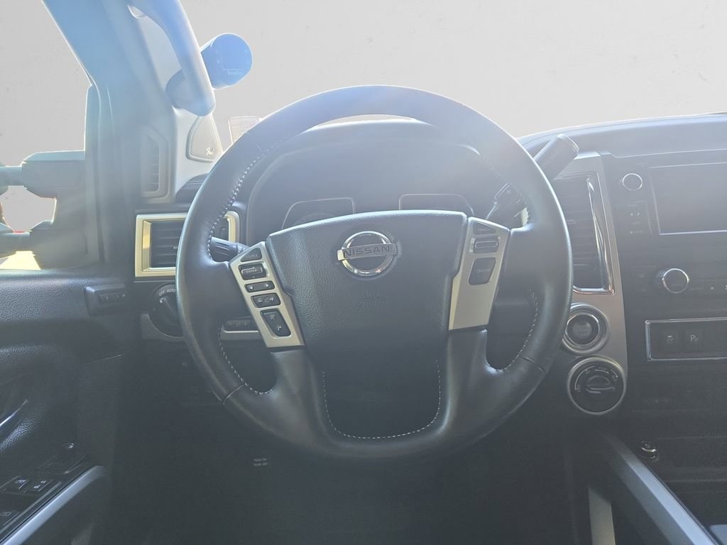 2019 Nissan Titan XD Pro-4X - Photo 14