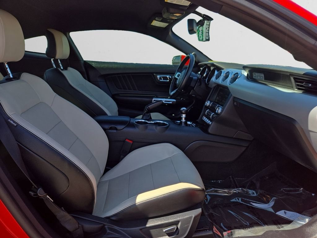 2015 Ford Mustang GT Premium - Photo 17