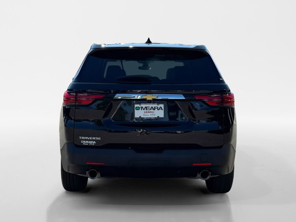 2023 Chevrolet Traverse LS photo 2