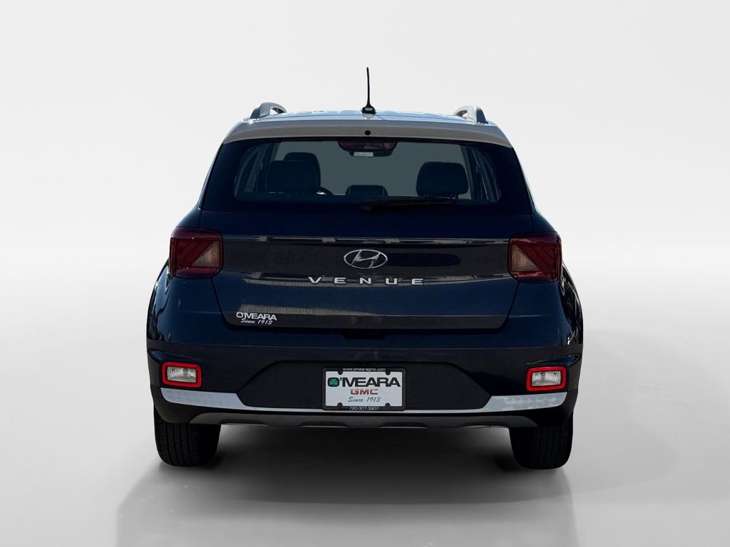 2023 Hyundai Venue Limited photo 4