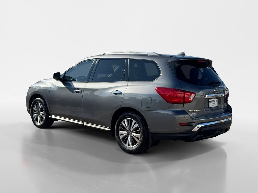 2020 Nissan Pathfinder SV photo 3