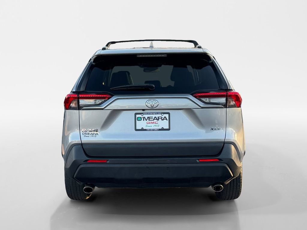 2021 Toyota RAV4 XLE photo 4