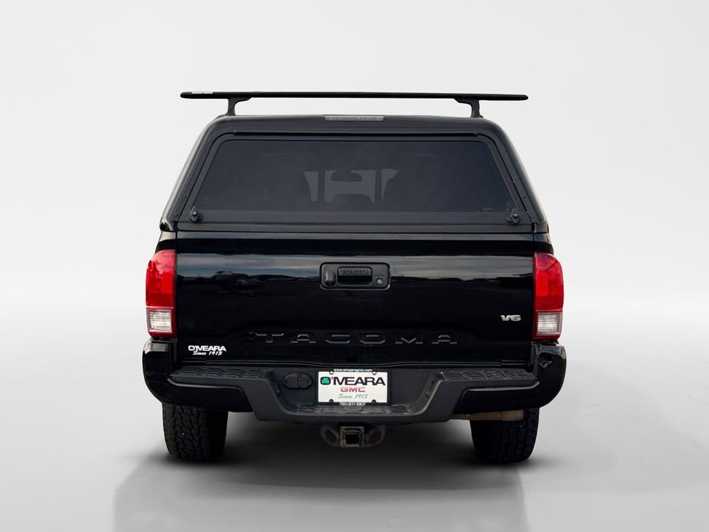 2017 Toyota Tacoma SR5 photo 3