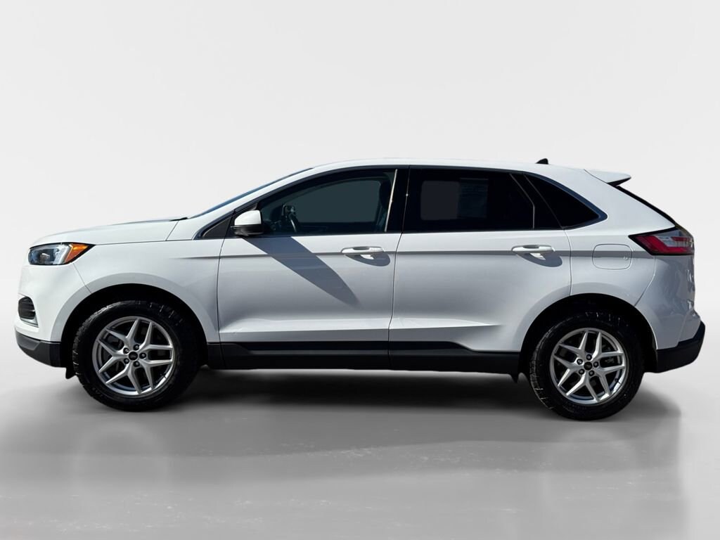 2023 Ford Edge SEL photo 2