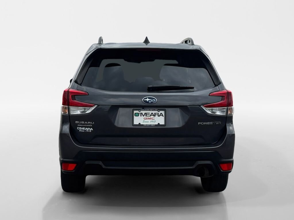 2023 Subaru Forester Premium photo 4