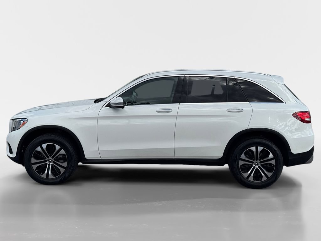 2018 Mercedes Benz GLC 300 4MATIC photo 2