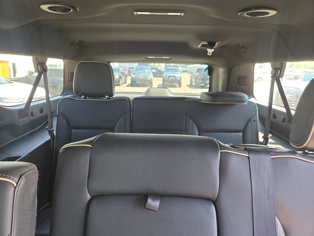 2024 Chevrolet Suburban Premier - Photo 17