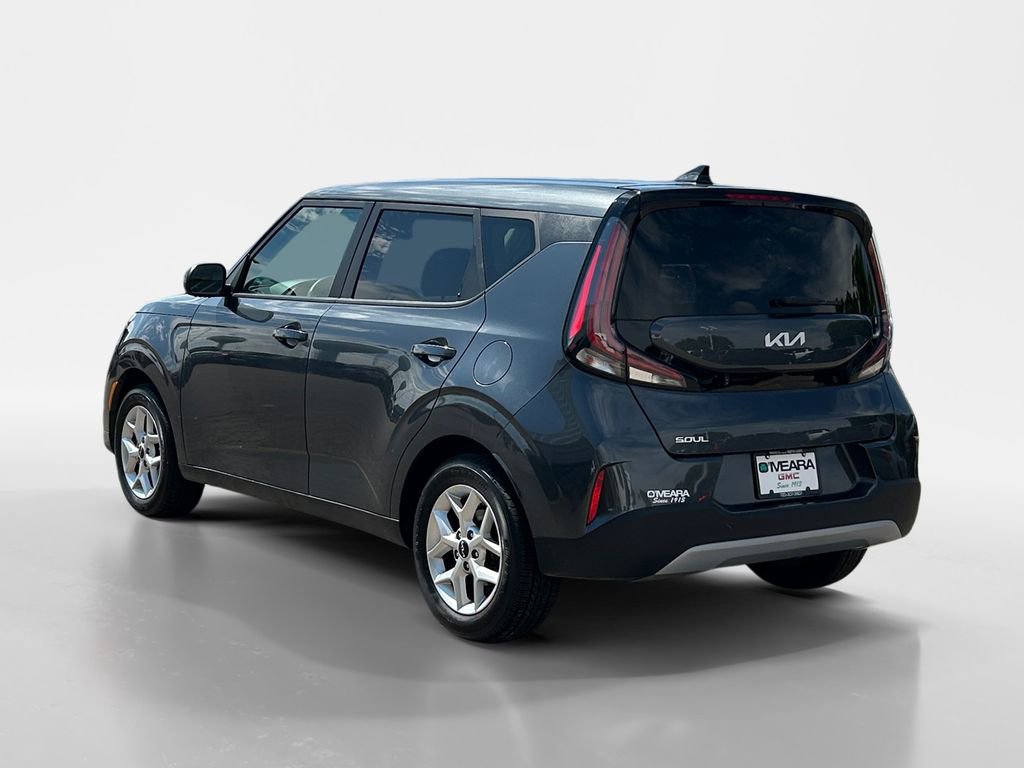 2023 Kia Soul LX photo 2