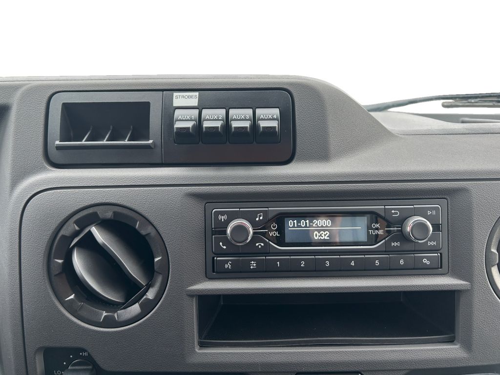 2025 Ford E-Series Cutaway Base - Photo 23