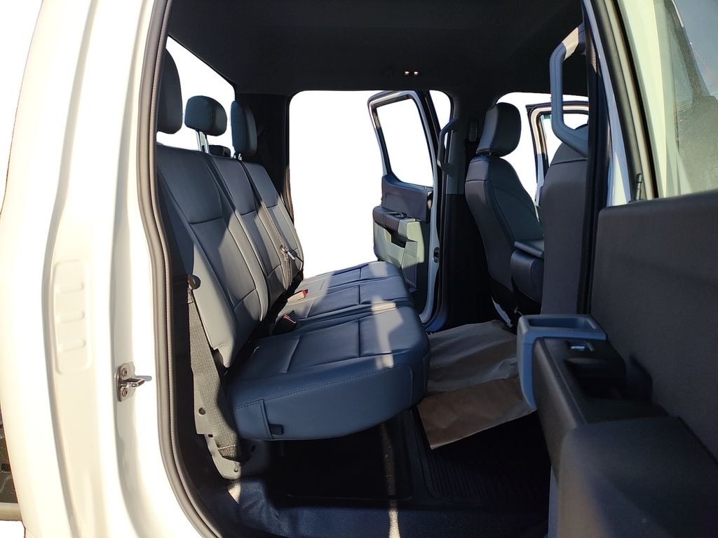 2025 Ford F-450 Super Duty Chassis Cab XL - Photo 16