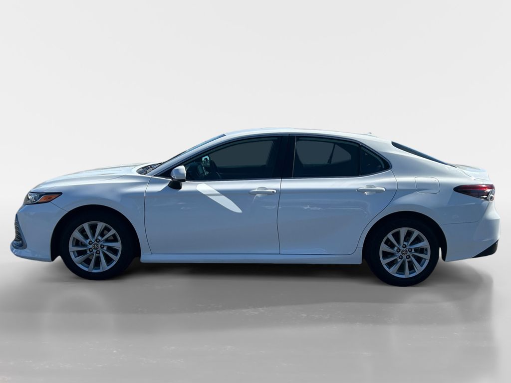 2021 Toyota Camry LE photo 2