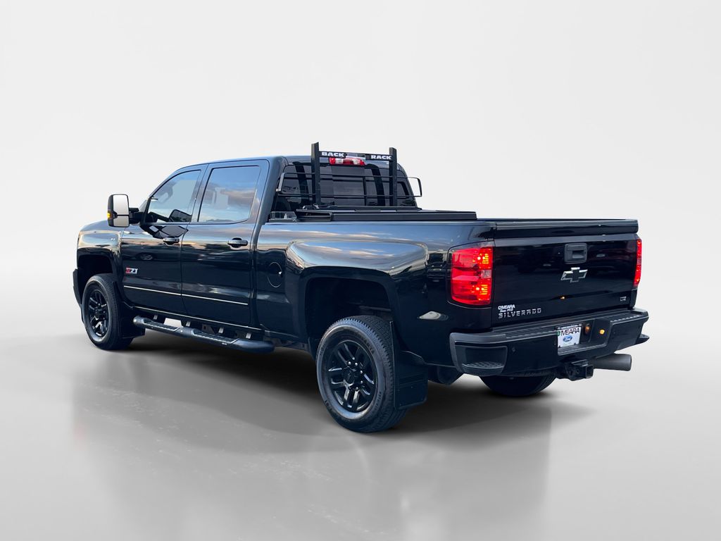 2017 Chevrolet Silverado 2500HD LTZ photo 3
