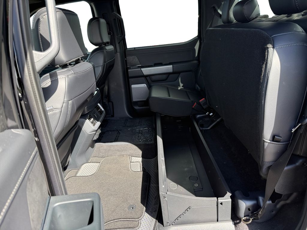 2025 Ford F-150 XLT - Photo 22