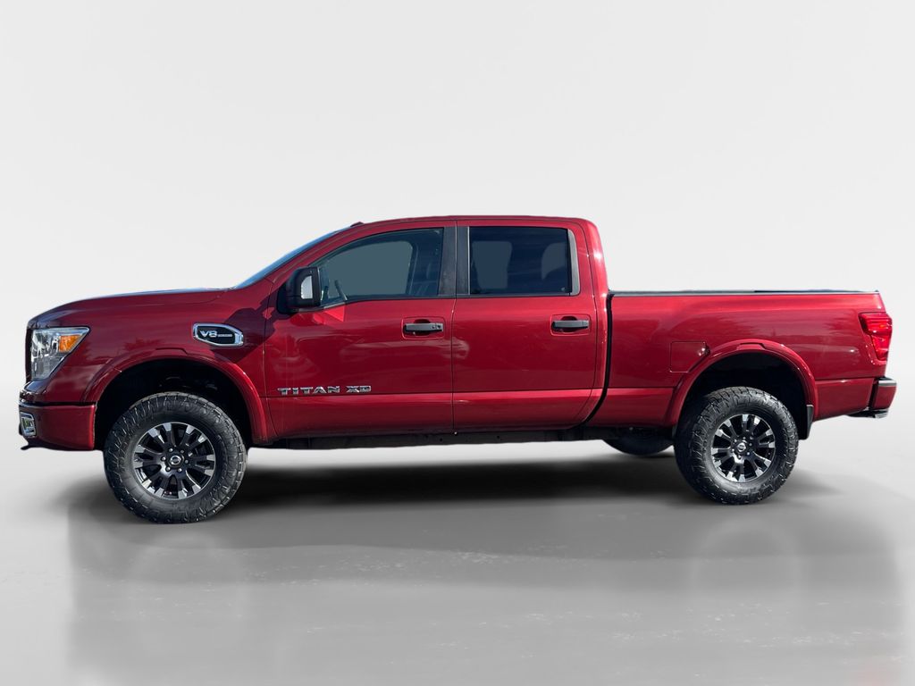 2017 Nissan Titan PRO-4X photo 2