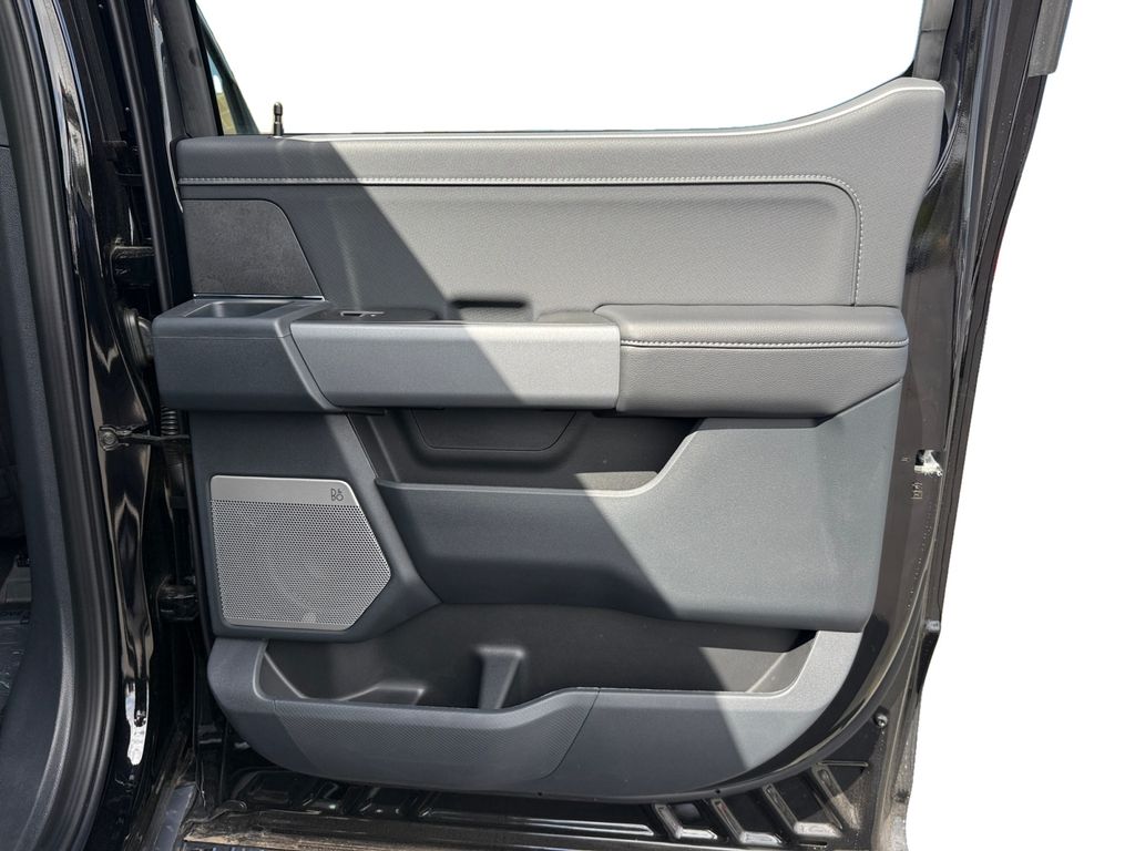 2025 Ford F-150 XLT - Photo 18