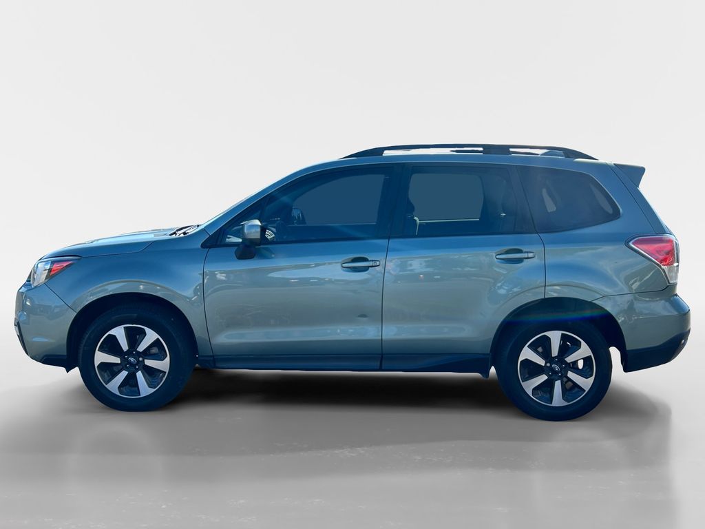 2018 Subaru Forester 2.5i Premium photo 2