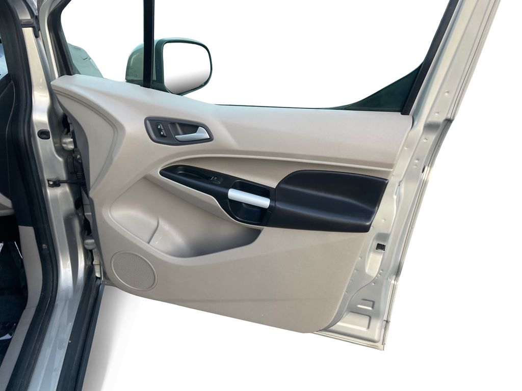 2016 Ford Transit Connect Titanium Wagon photo 3