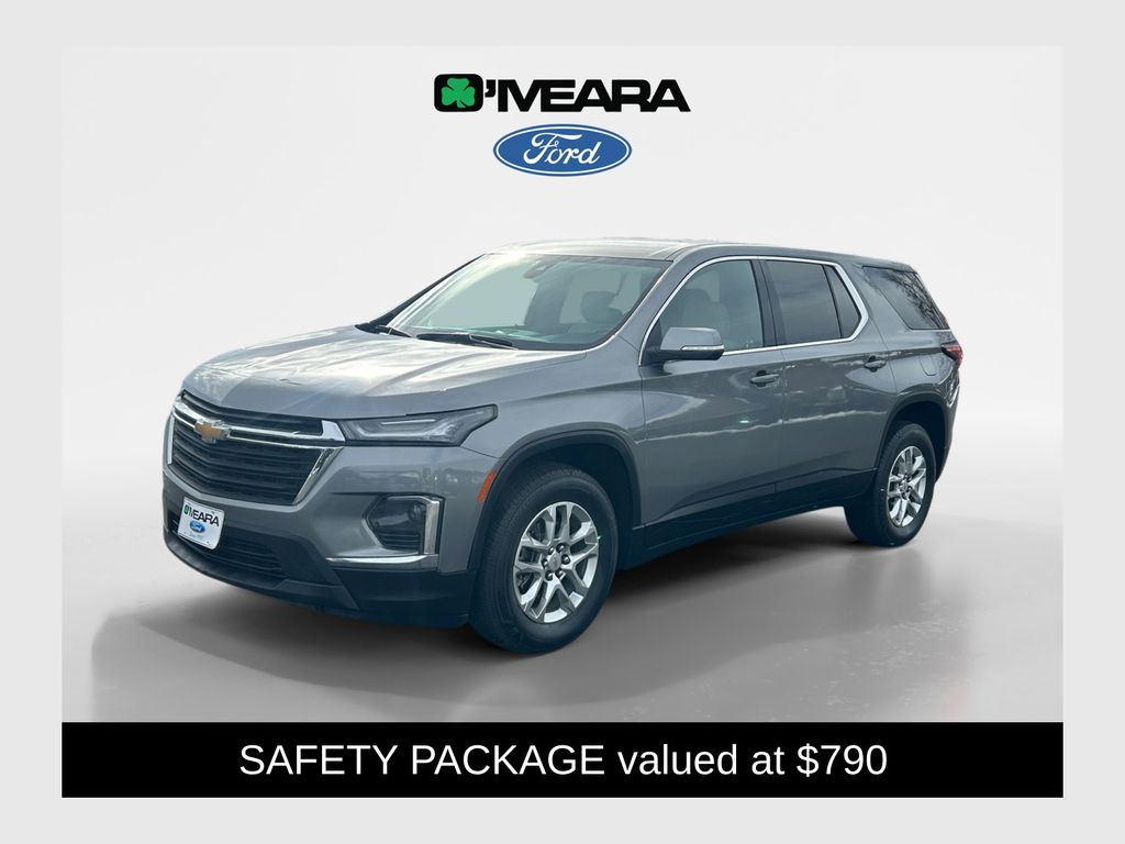 2023 Chevrolet Traverse LS's photo