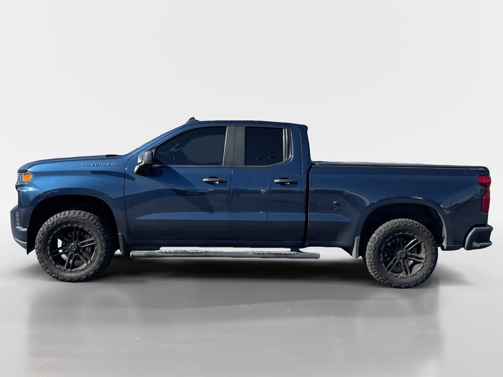 2019 Chevrolet Silverado 1500 Custom photo 2