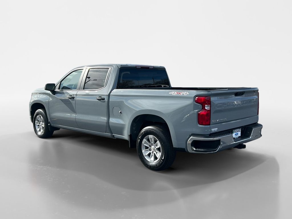 2024 Chevrolet Silverado 1500 photo 2