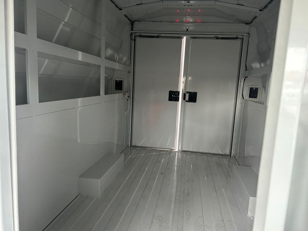 2025 Ford E-Series Cutaway Base - Photo 13