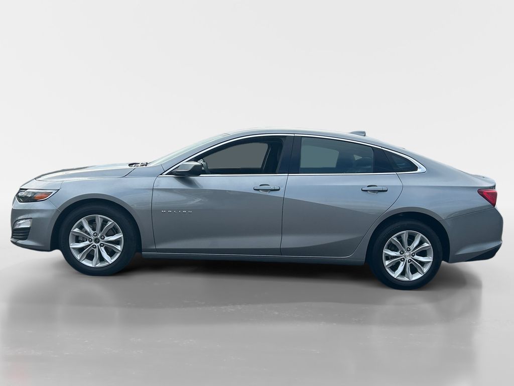 2025 Chevrolet Malibu 1LT photo 2