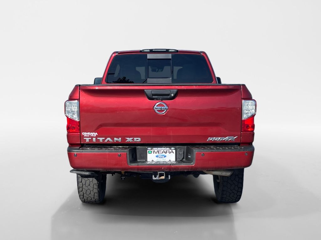 2017 Nissan Titan PRO-4X photo 4