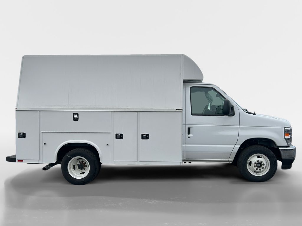 2025 Ford E-Series Cutaway Base - Photo 6