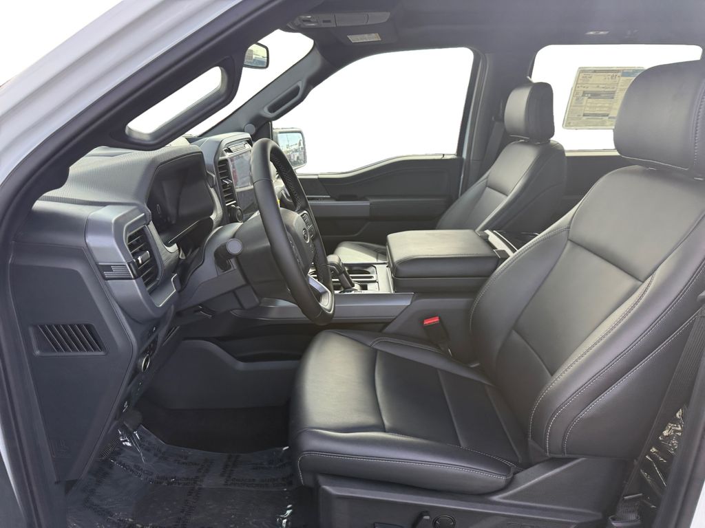 2025 Ford F-150 XLT - Photo 23