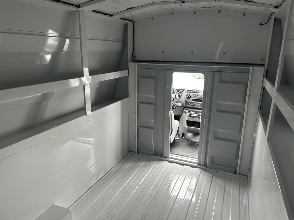 2025 Ford E-Series Cutaway Base - Photo 24