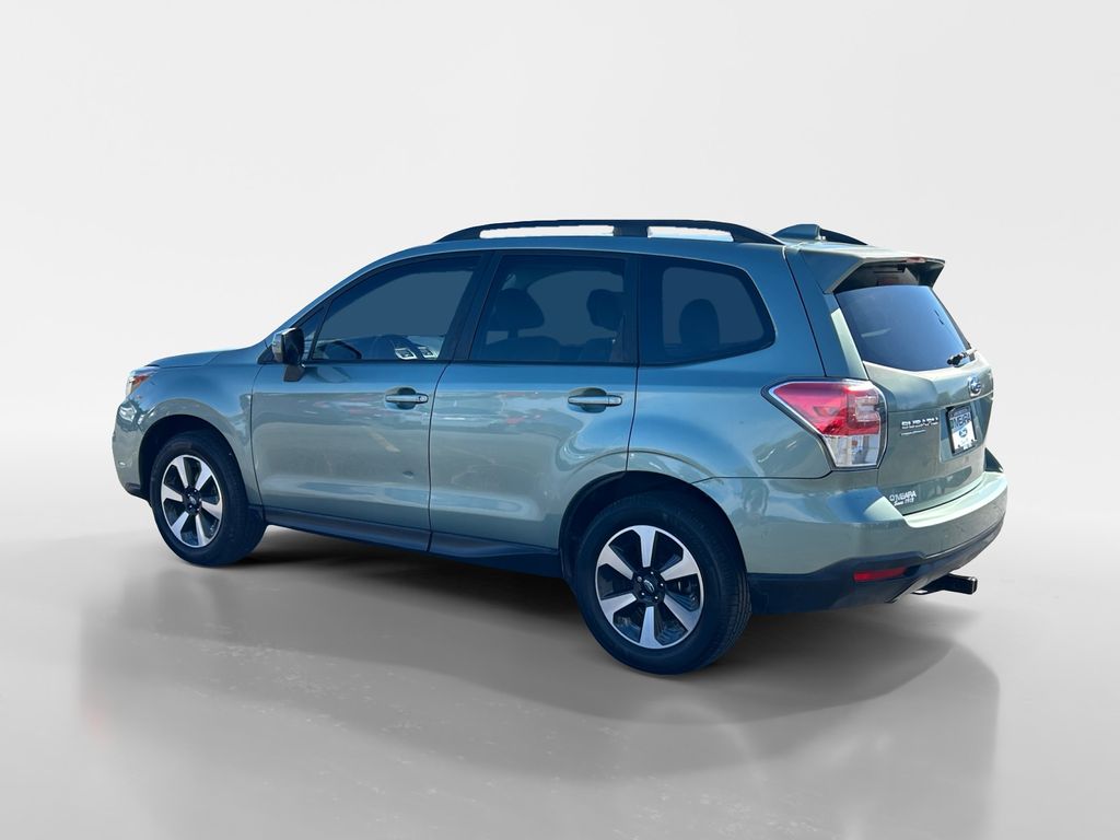 2018 Subaru Forester 2.5i Premium photo 3