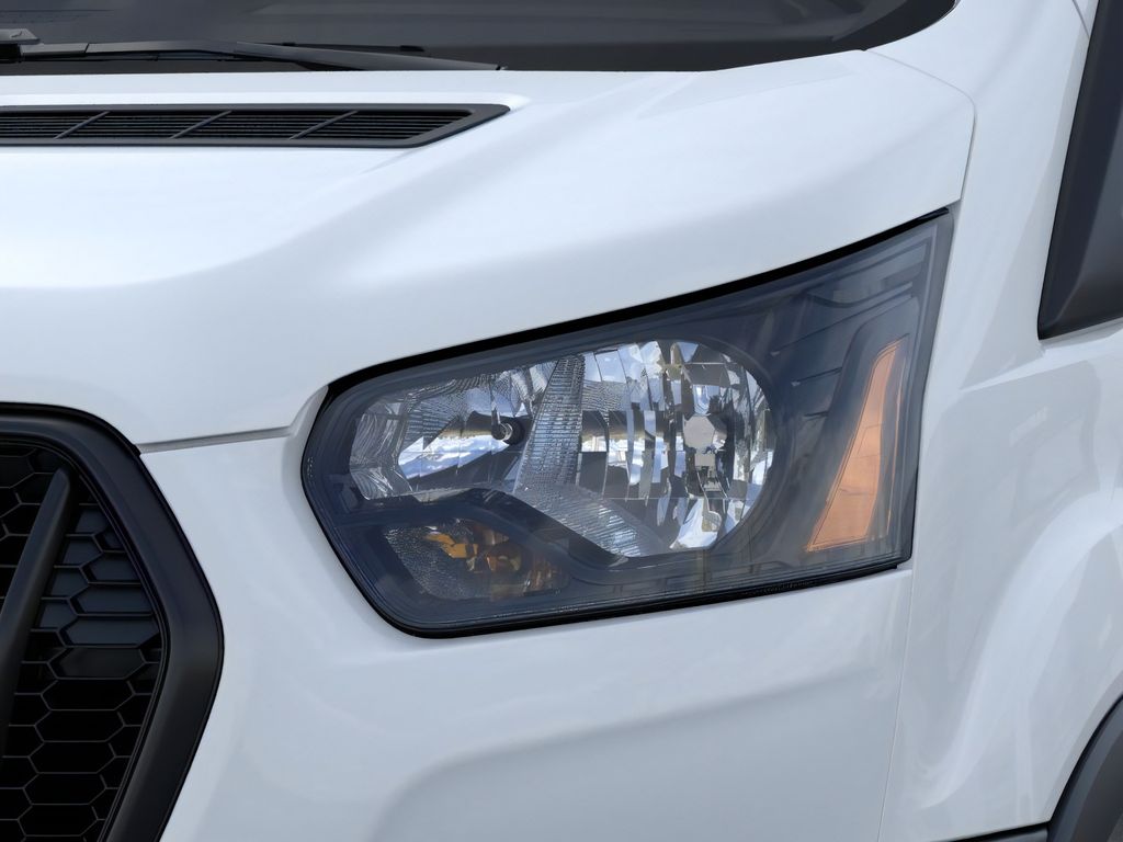 2025 Ford Transit Cutaway Base - Photo 19