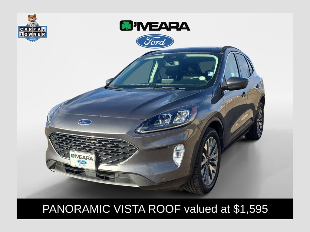 2022 Ford Escape Titanium's photo
