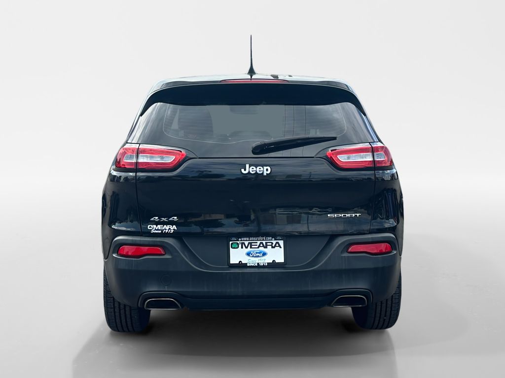 2017 Jeep Cherokee Sport photo 3