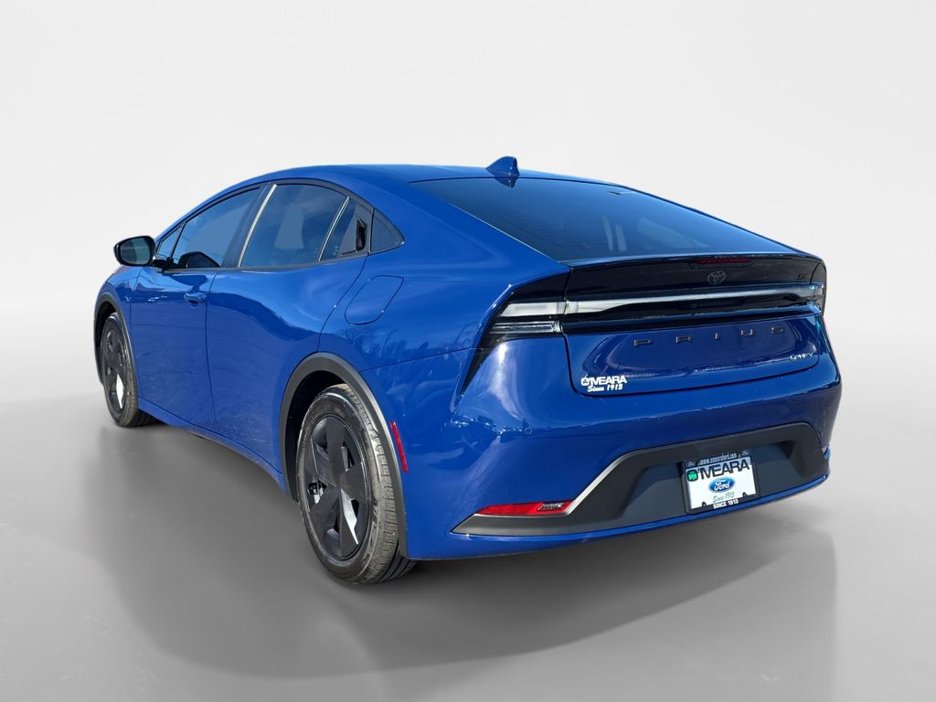 2025 Toyota Prius Plug-in Hybrid SE photo 2