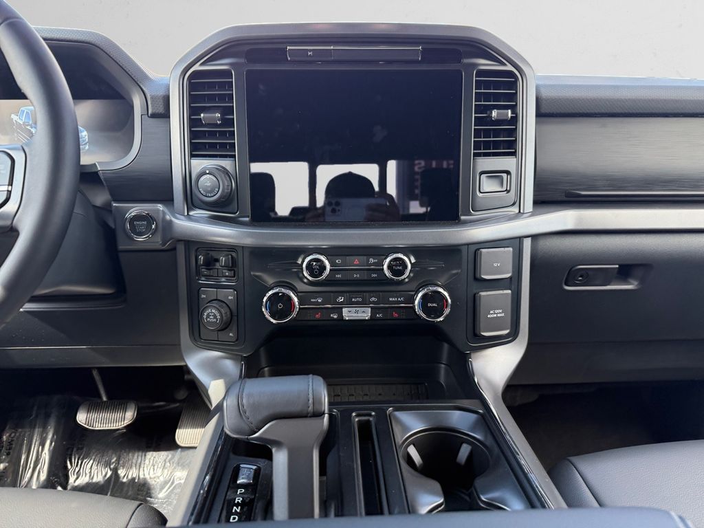 2025 Ford F-150 XLT - Photo 12