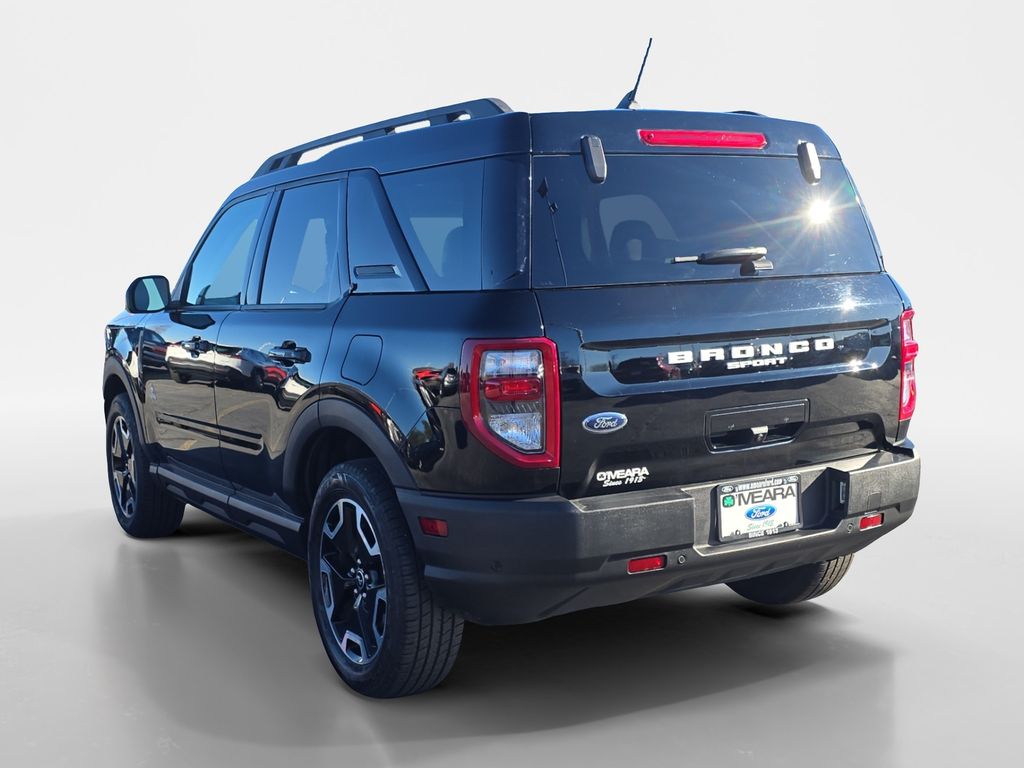 2023 Ford Bronco Sport Outer Banks photo 2