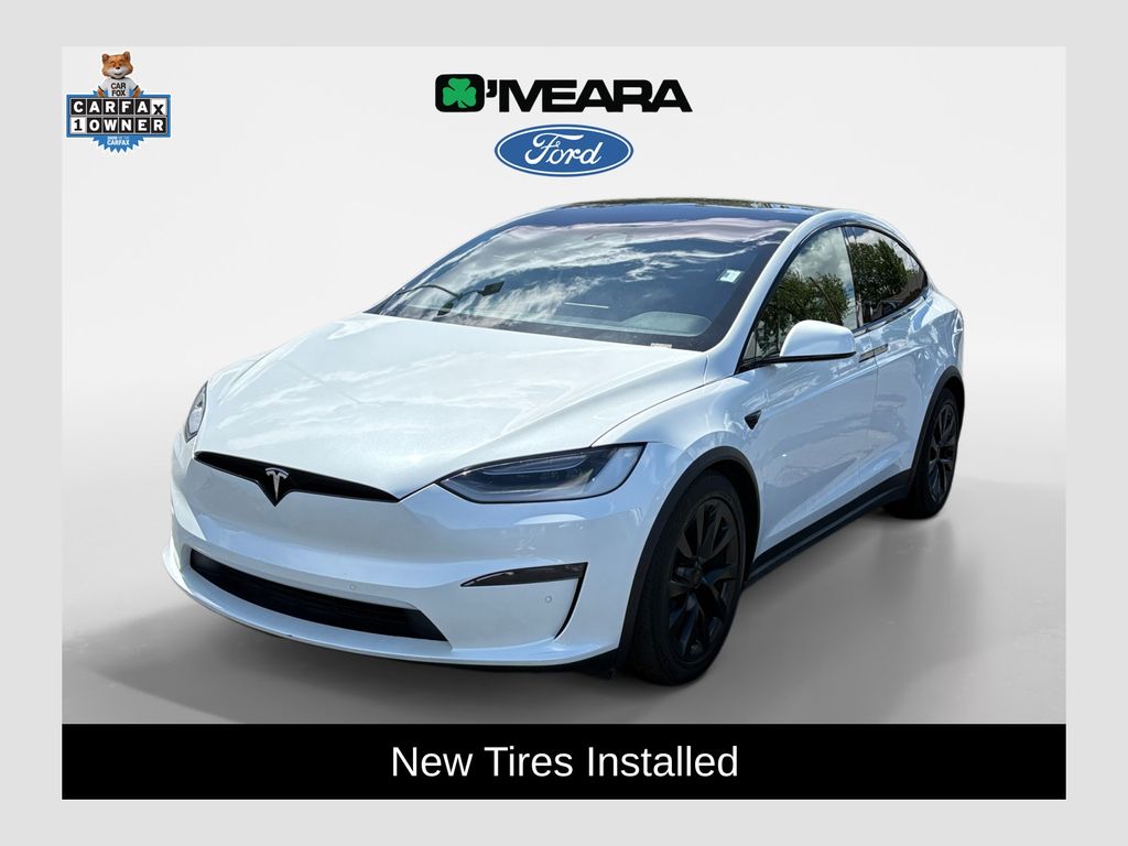 2022 Tesla Model X Long Range's photo