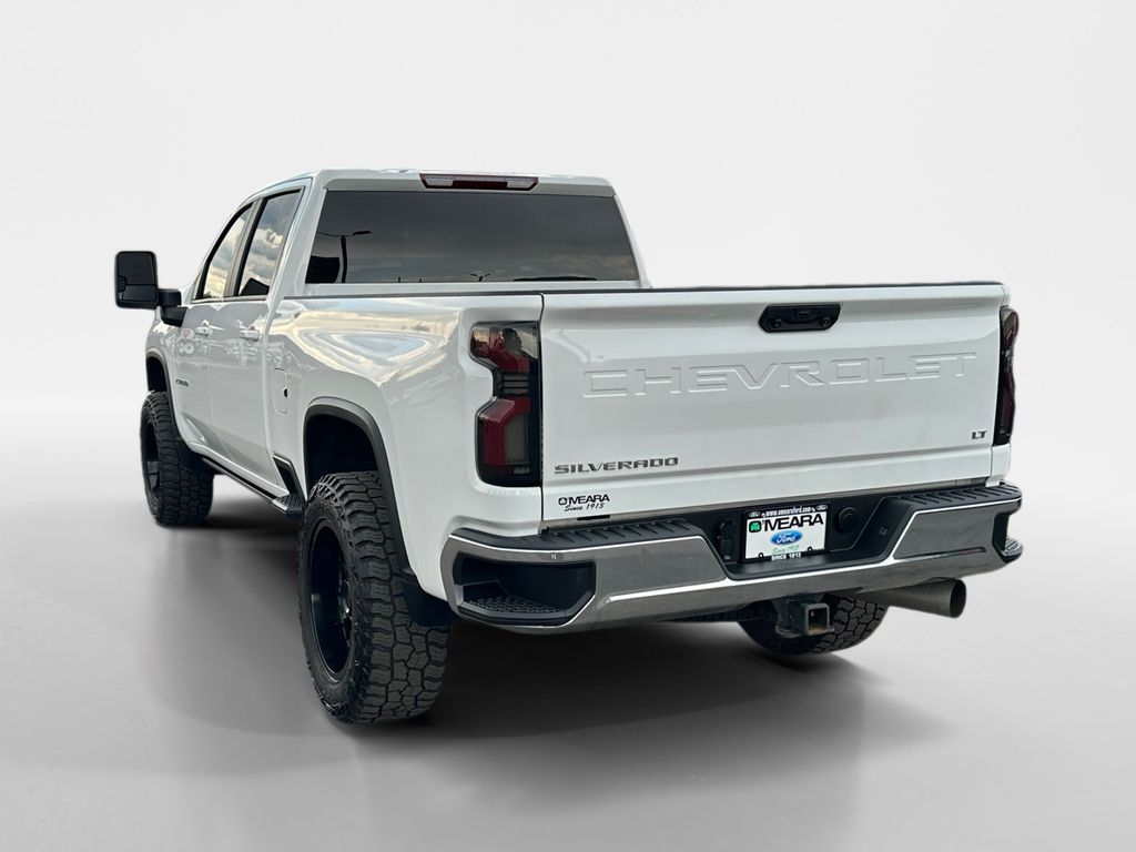 2024 Chevrolet Silverado 2500HD LT photo 3