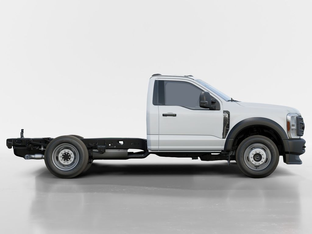 2025 Ford F-600 Super Duty Chassis Cab XL - Photo 5