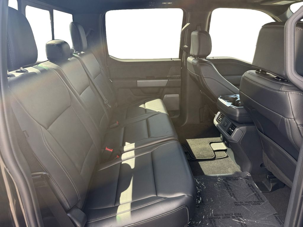 2025 Ford F-150 XLT - Photo 19