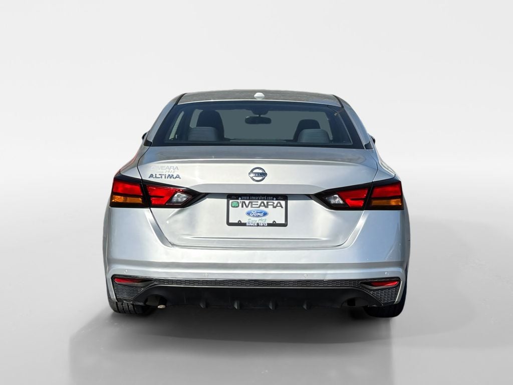 Used 2021 Nissan Altima 2.5 SV Sedan