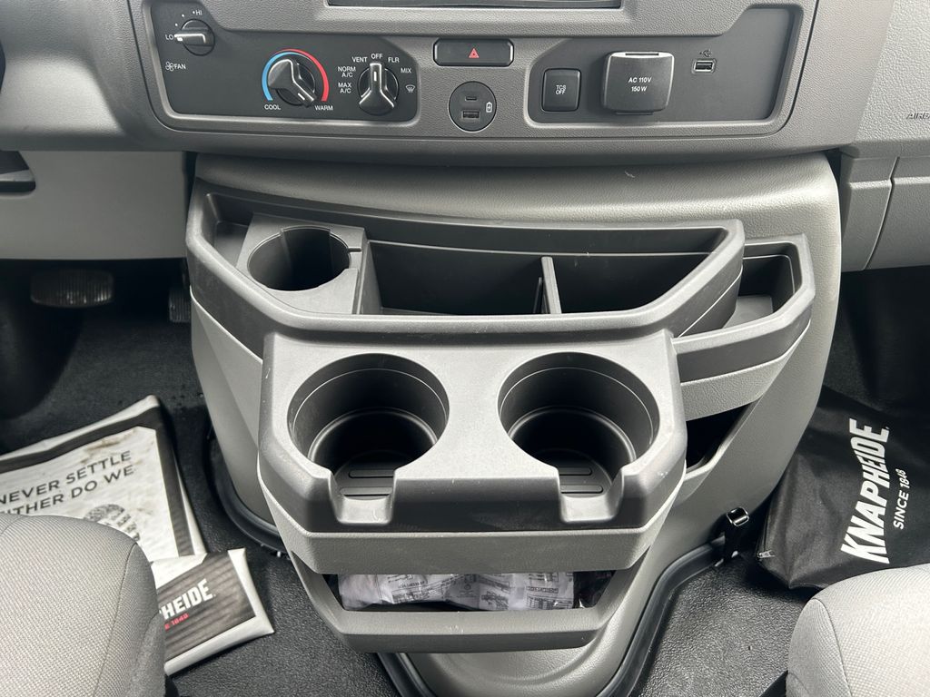 2025 Ford E-Series Cutaway Base - Photo 11