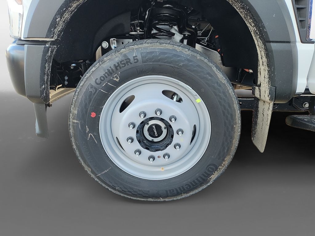 2025 Ford F-450 Super Duty Chassis Cab XL - Photo 14