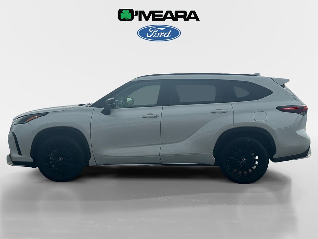 Used 2024 Toyota Highlander XSE with VIN 5TDKDRBH4RS550137 for sale in Northglenn, CO